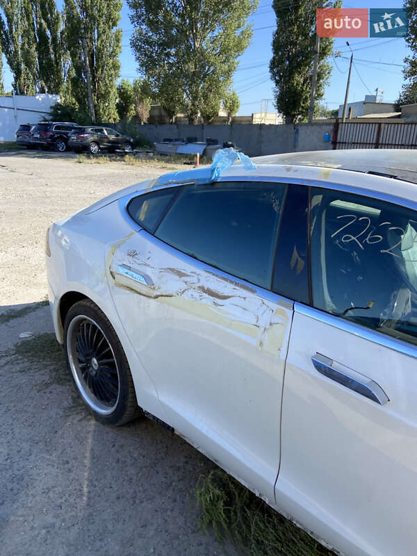 Ліфтбек Tesla Model S 2014 в Великодолинському фото 8 Ліфтбек Tesla Model S 2014 в Великодолинському