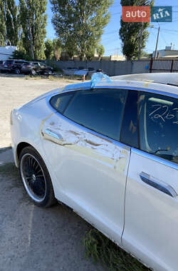 Лифтбек Tesla Model S 2014 в 