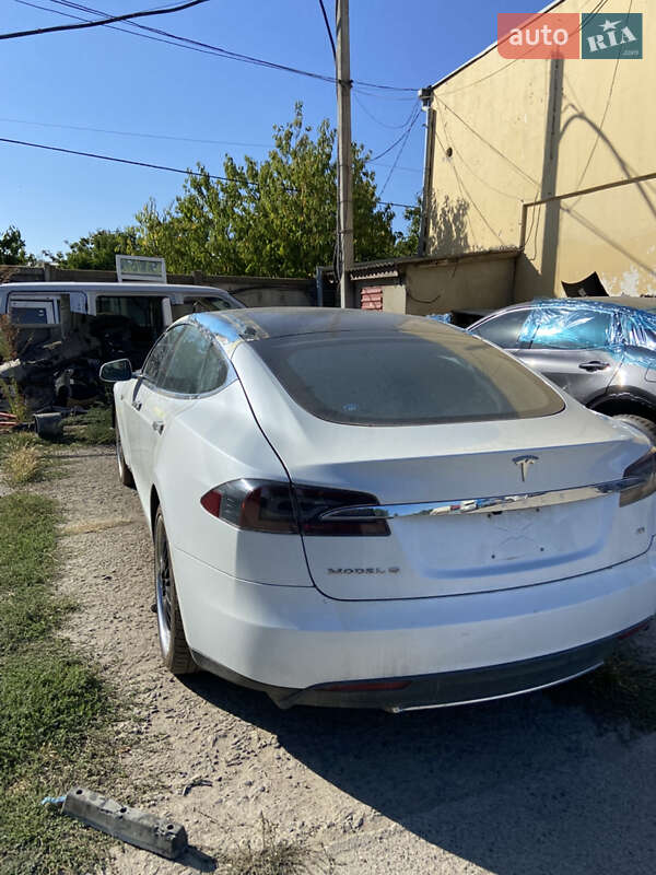 Ліфтбек Tesla Model S 2014 в Великодолинському фото 14 Ліфтбек Tesla Model S 2014 в Великодолинському