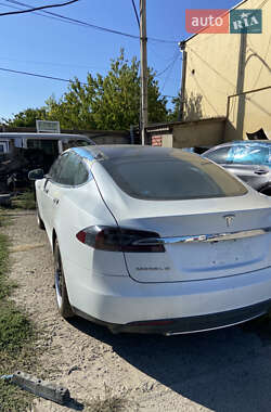 Лифтбек Tesla Model S 2014 в 