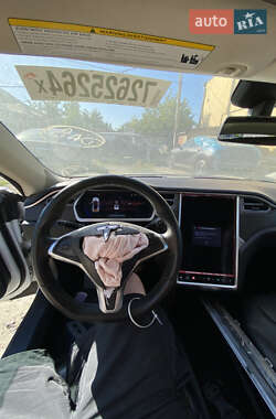 Лифтбек Tesla Model S 2014 в 