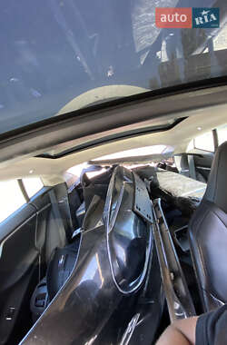 Лифтбек Tesla Model S 2014 в 