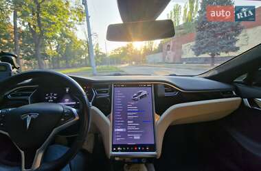 Ліфтбек Tesla Model S 2015 в 