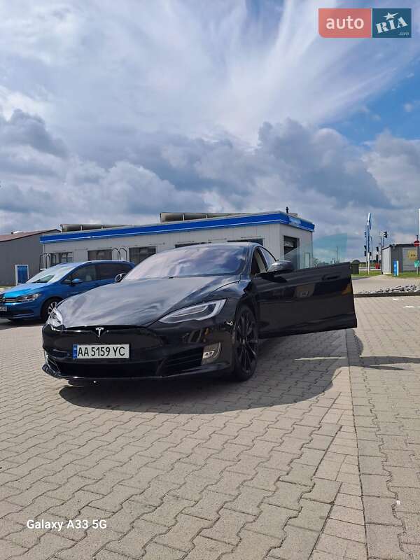 Ліфтбек Tesla Model S 2019 в Києві