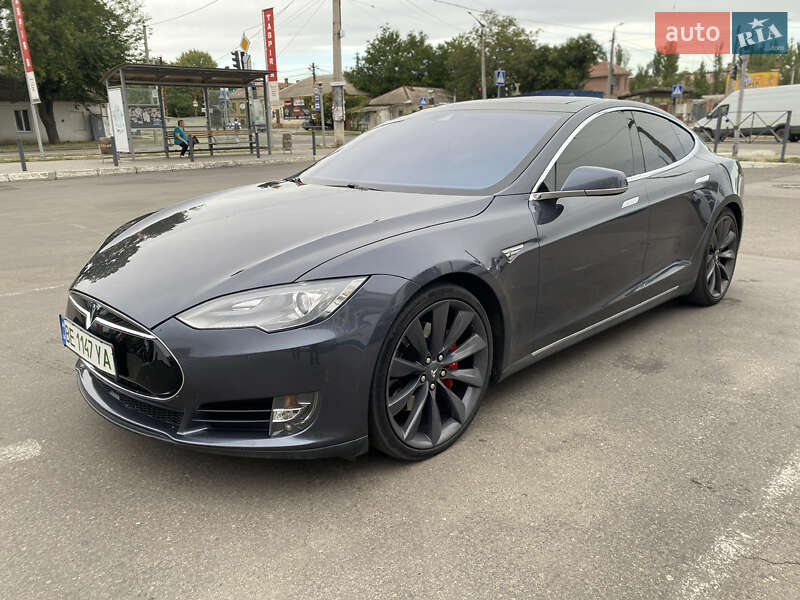 Ліфтбек Tesla Model S 2015 в 