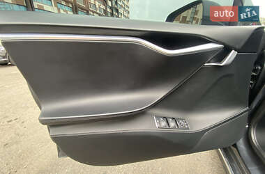 Ліфтбек Tesla Model S 2015 в 