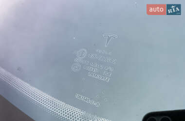 Ліфтбек Tesla Model S 2015 в 