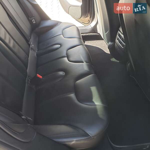 Ліфтбек Tesla Model S 2013 в Києві