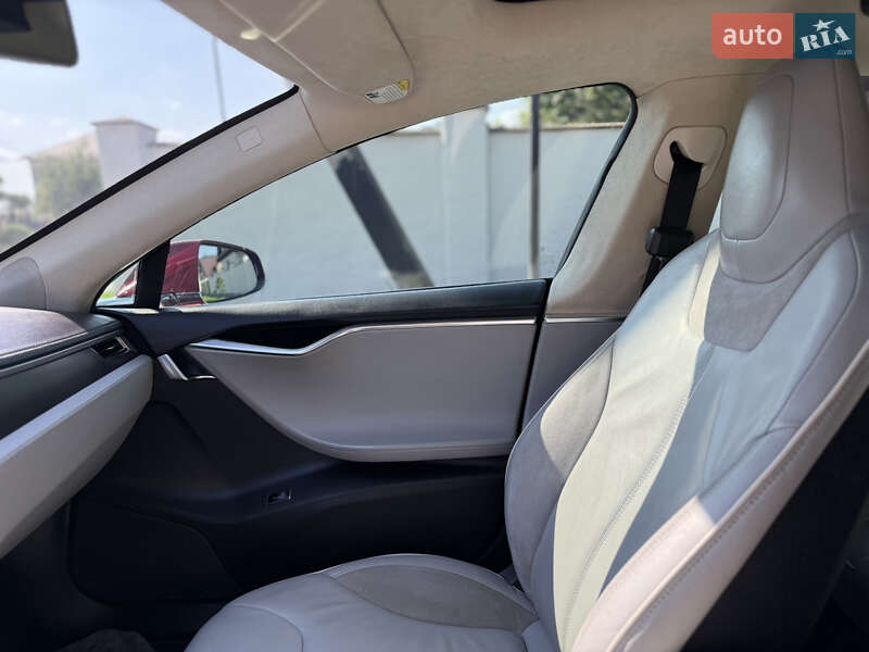 Ліфтбек Tesla Model S 2013 в Івано-Франківську