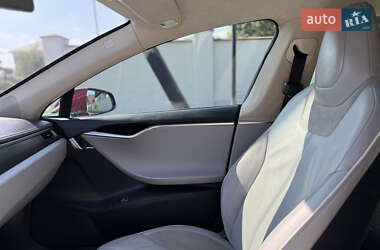 Ліфтбек Tesla Model S 2013 в 