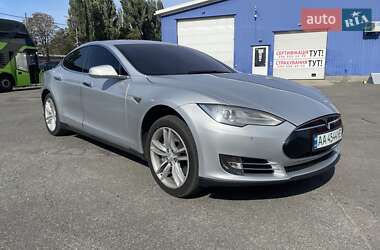 Ліфтбек Tesla Model S 2013 в 