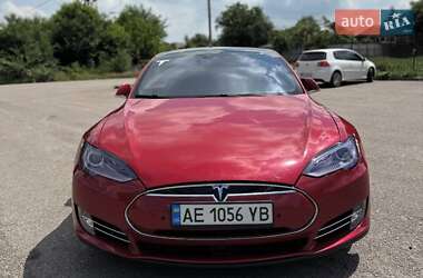 Лифтбек Tesla Model S 2015 в Львове