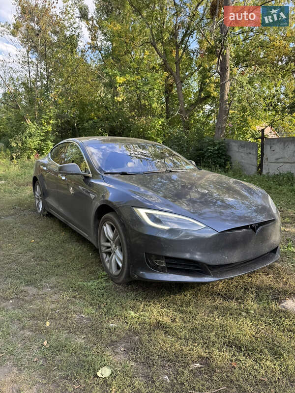 Лифтбек Tesla Model S 2016 в Харькове