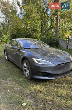 Ліфтбек Tesla Model S 2016 в 