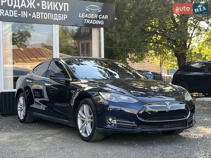 Ліфтбек Tesla Model S 2015 в Харкові