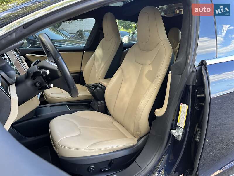 Ліфтбек Tesla Model S 2015 в Харкові
