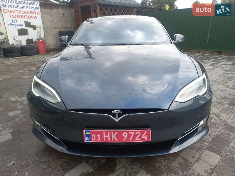 Ліфтбек Tesla Model S 2018 в Шептицькому