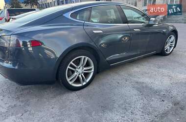 Лифтбек Tesla Model S 2015 в Житомире