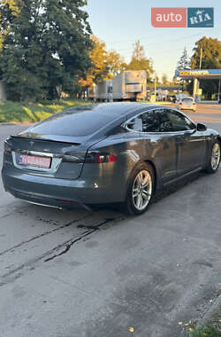 Лифтбек Tesla Model S 2013 в 