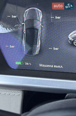 Лифтбек Tesla Model S 2013 в 