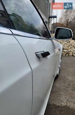 Лифтбек Tesla Model S 2015 в 