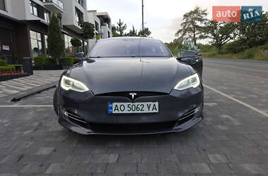 Лифтбек Tesla Model S 2015 в 