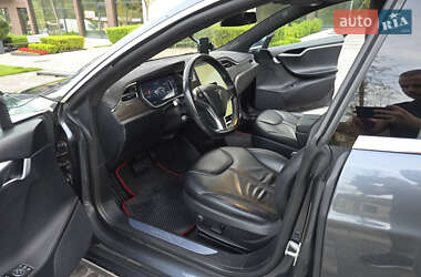 Лифтбек Tesla Model S 2015 в 