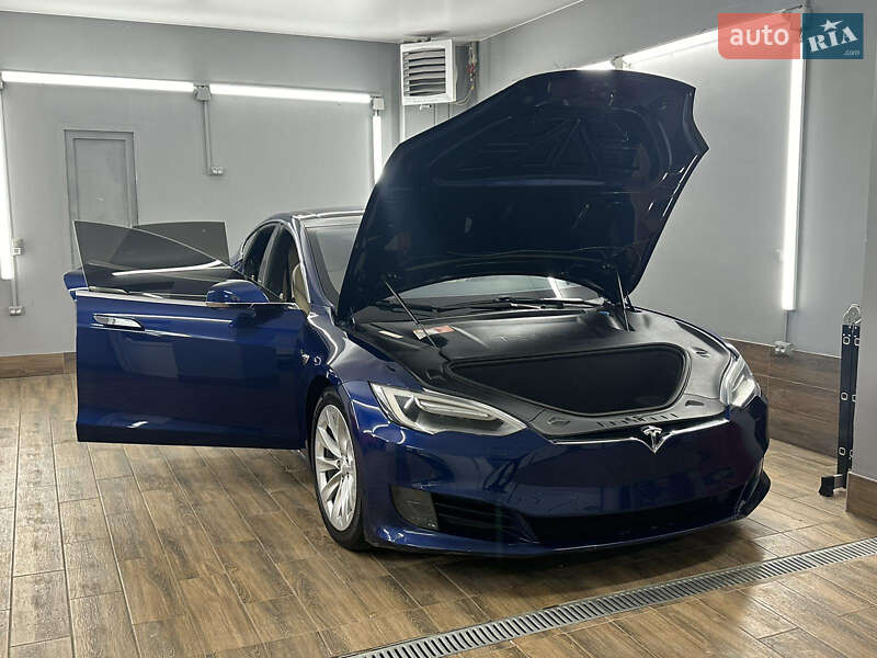 Лифтбек Tesla Model S 2017 в Городке фото 5 Лифтбек Tesla Model S 2017 в Городке