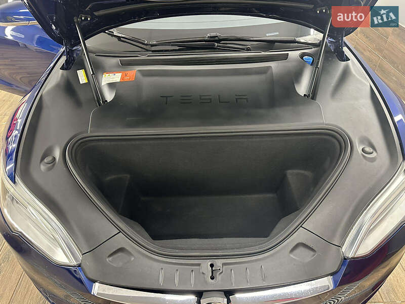 Лифтбек Tesla Model S 2017 в Городке фото 15 Лифтбек Tesla Model S 2017 в Городке