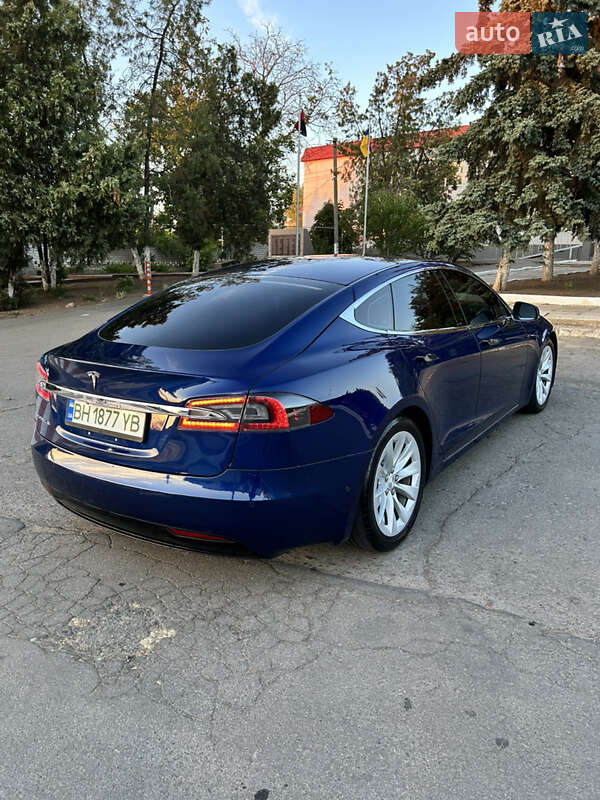 Ліфтбек Tesla Model S 2016 в Одесі
