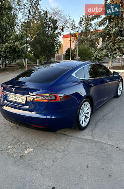 Лифтбек Tesla Model S 2016 в 