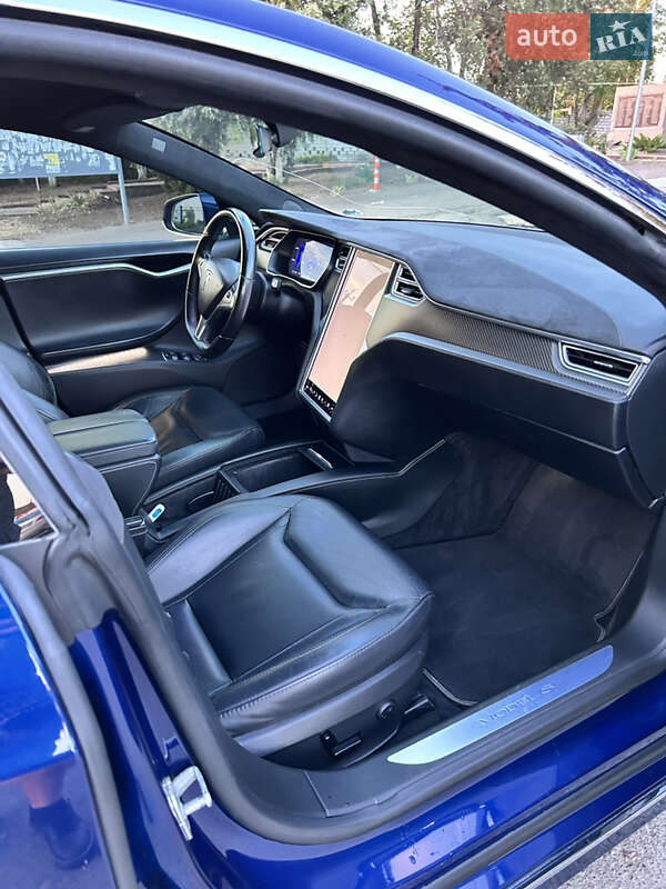 Ліфтбек Tesla Model S 2016 в Одесі