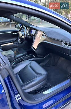 Лифтбек Tesla Model S 2016 в 