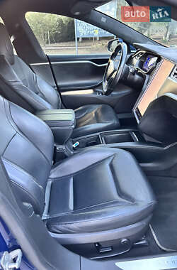 Лифтбек Tesla Model S 2016 в 