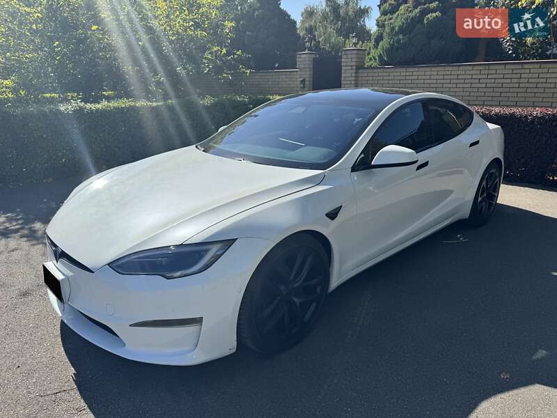 Лифтбек Tesla Model S 2022 в Киеве