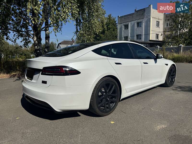 Лифтбек Tesla Model S 2022 в Киеве