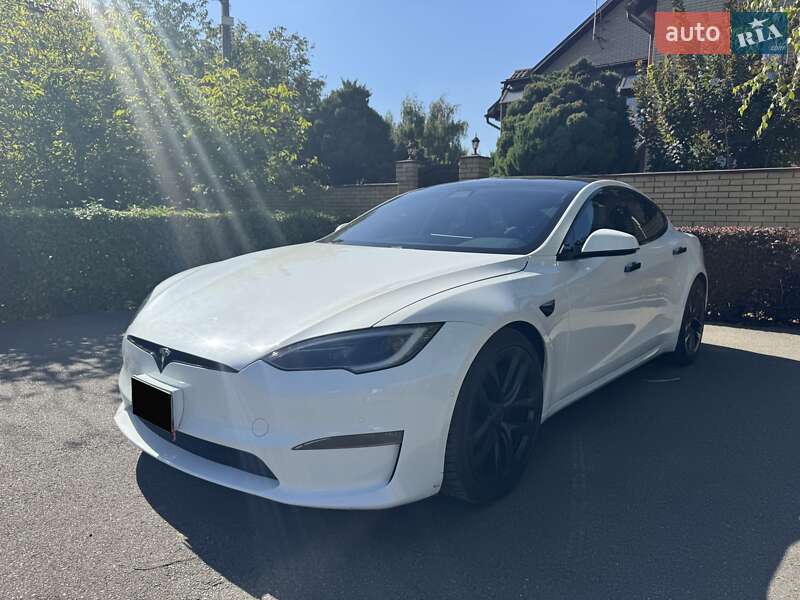 Лифтбек Tesla Model S 2022 в Киеве