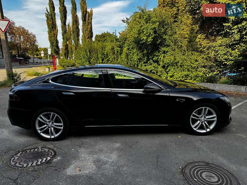 Ліфтбек Tesla Model S 2014 в Києві фото 6 Ліфтбек Tesla Model S 2014 в Києві