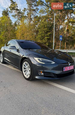 Ліфтбек Tesla Model S 2018 в Володимирі