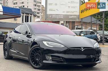 Лифтбек Tesla Model S 2019 в 