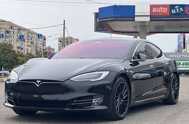Лифтбек Tesla Model S 2019 в 