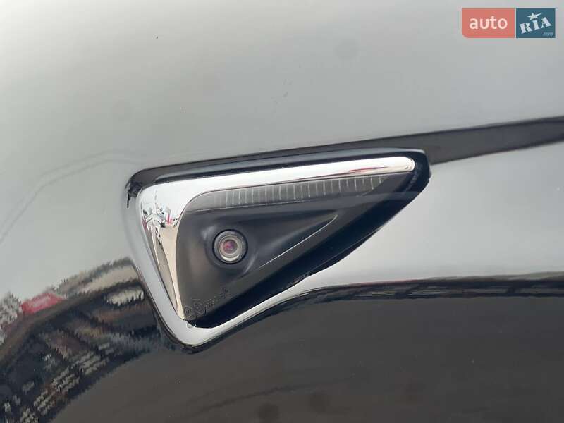 Лифтбек Tesla Model S 2019 в Одессе
