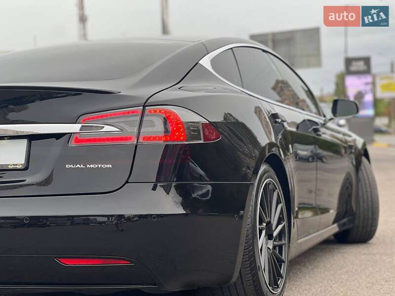 Лифтбек Tesla Model S 2019 в Одессе
