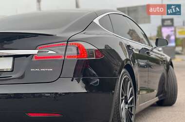 Лифтбек Tesla Model S 2019 в 