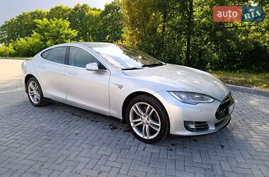 Лифтбек Tesla Model S 2013 в Старой Выжевке
