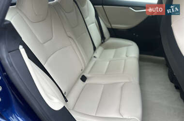 Лифтбек Tesla Model S 2017 в 