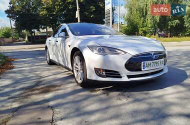 Ліфтбек Tesla Model S 2015 в 