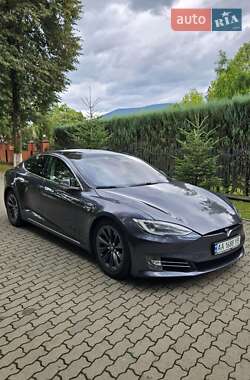 Лифтбек Tesla Model S 2017 в 