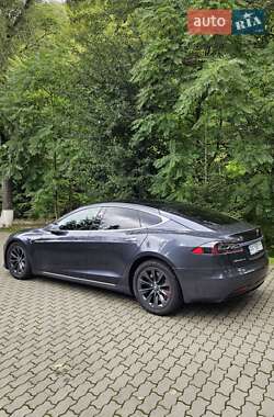 Лифтбек Tesla Model S 2017 в 