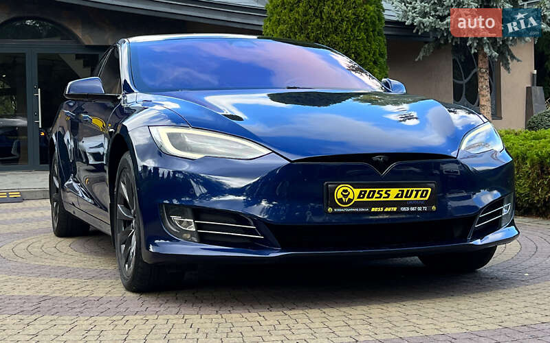 Tesla Model S 2019